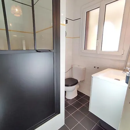 L'escampette, Duplex T3, Centre Luchon, Wifi, Casier A Skis, 4 Personnes Apartman